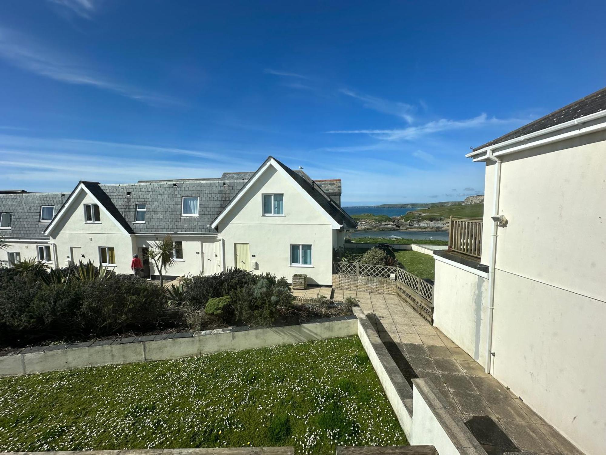 House With Expansive Sea Views! *
